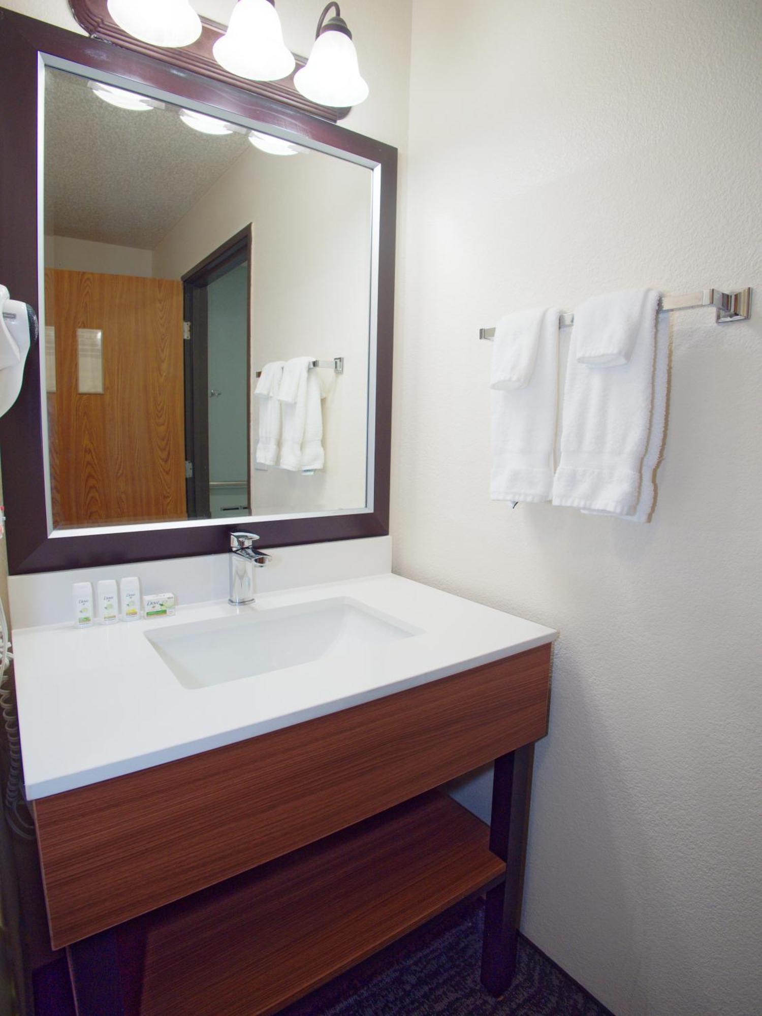 Ramada By Wyndham Coeur D'Alene Hotel Exterior photo