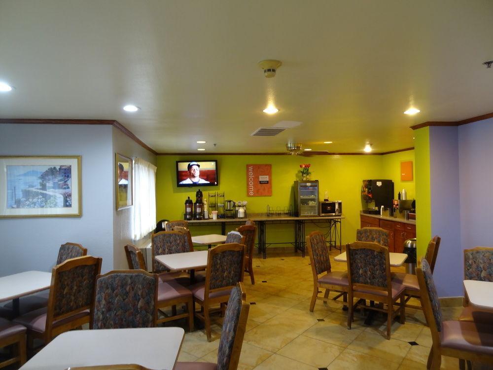 Ramada By Wyndham Coeur D'Alene Hotel Exterior photo