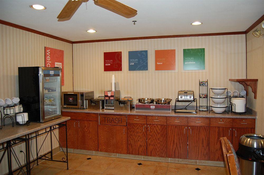 Ramada By Wyndham Coeur D'Alene Hotel Exterior photo